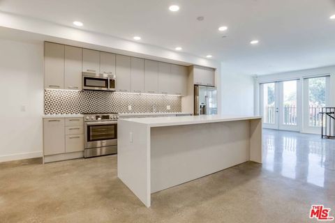 Photo of 1250 N Fairfax Avenue #414, West Hollywood, CA 90046 (MLS # 25620943)