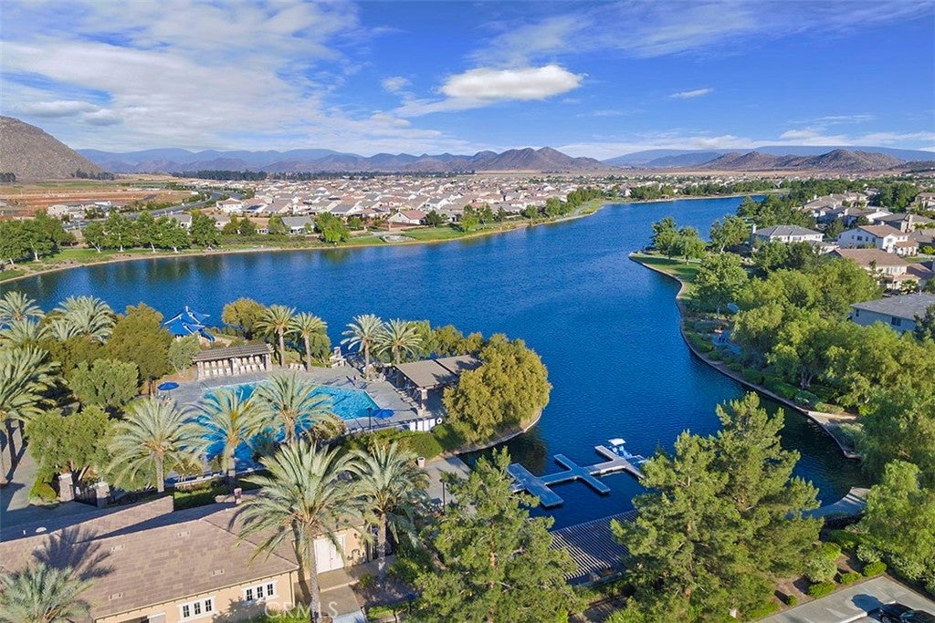 28382 Beacon Bay Circle