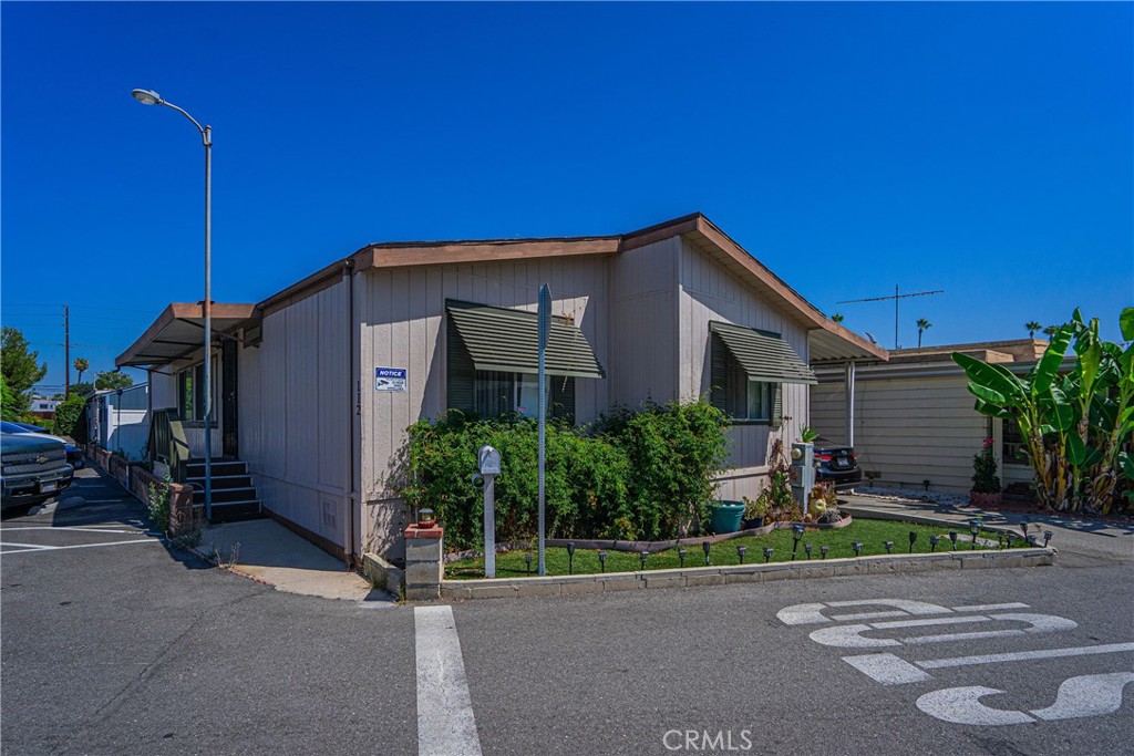 This 3-bedroom, 2-bathroom home features a functional layout with a spacious living room, dining area, and generously sized kitchen. Conveniently located near Costco, markets, shopping centers, and restaurants, the property sits in one of the lowest space rent parks in the area. A great opportunity for buyers looking to personalize and make it their own.