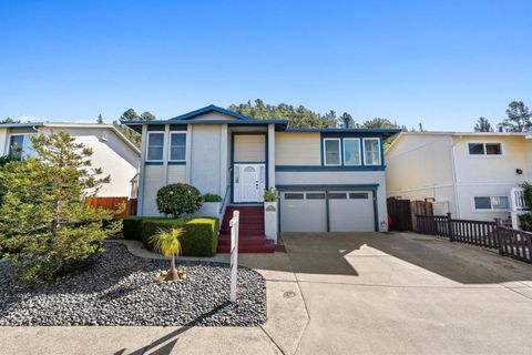 Tiny photo for 1100 Glacier Avenue, Pacifica, CA 94044 (MLS # ML82037589)