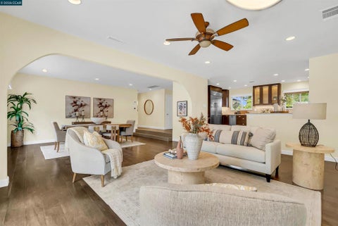 Photo of 2330 Gill Port Ln LN, Walnut Creek, CA 94598 (MLS # 41146879)