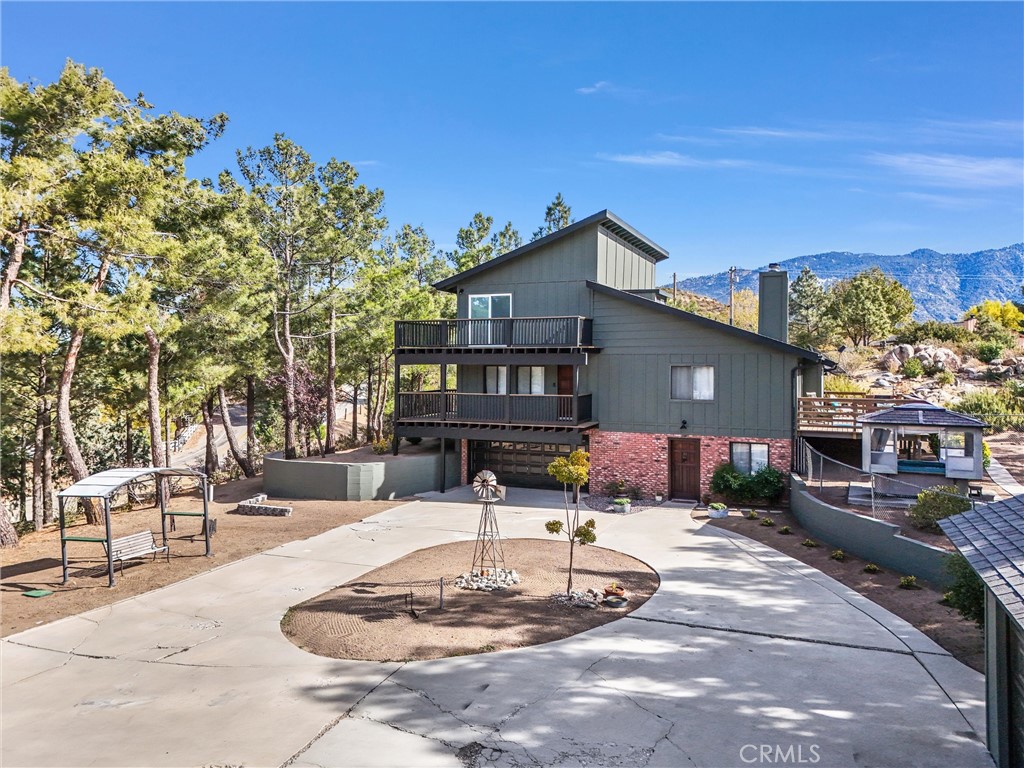 48085 Twin Pines Road