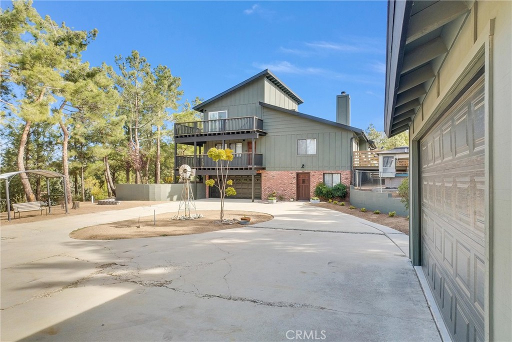 48085 Twin Pines Road