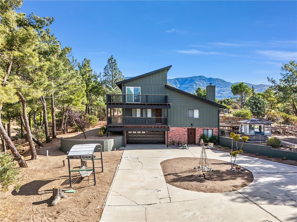 48085 Twin Pines Road