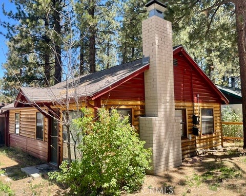 Photo of 723 Fir ST, Big Bear Lake, CA 92315 (MLS # GD26220326)