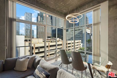 Photo of 645 W 9th Street #711, Los Angeles, CA 90015 (MLS # 25613169) Photo of 645 W 9th Street #711, Los Angeles, CA 90015 (MLS # 25613169)