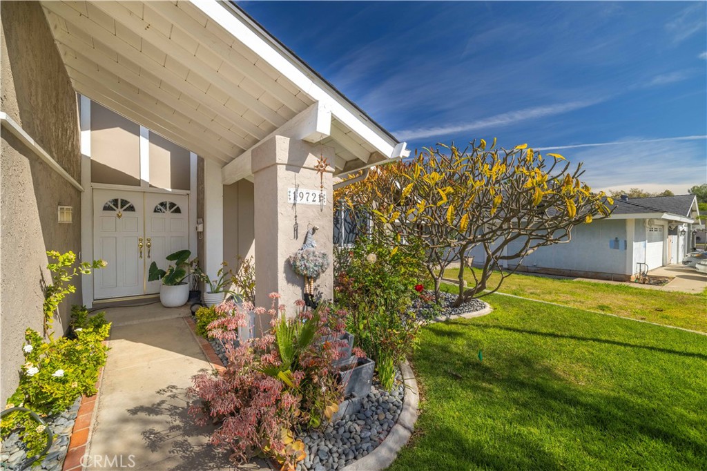 19721 Fernwood Plaza