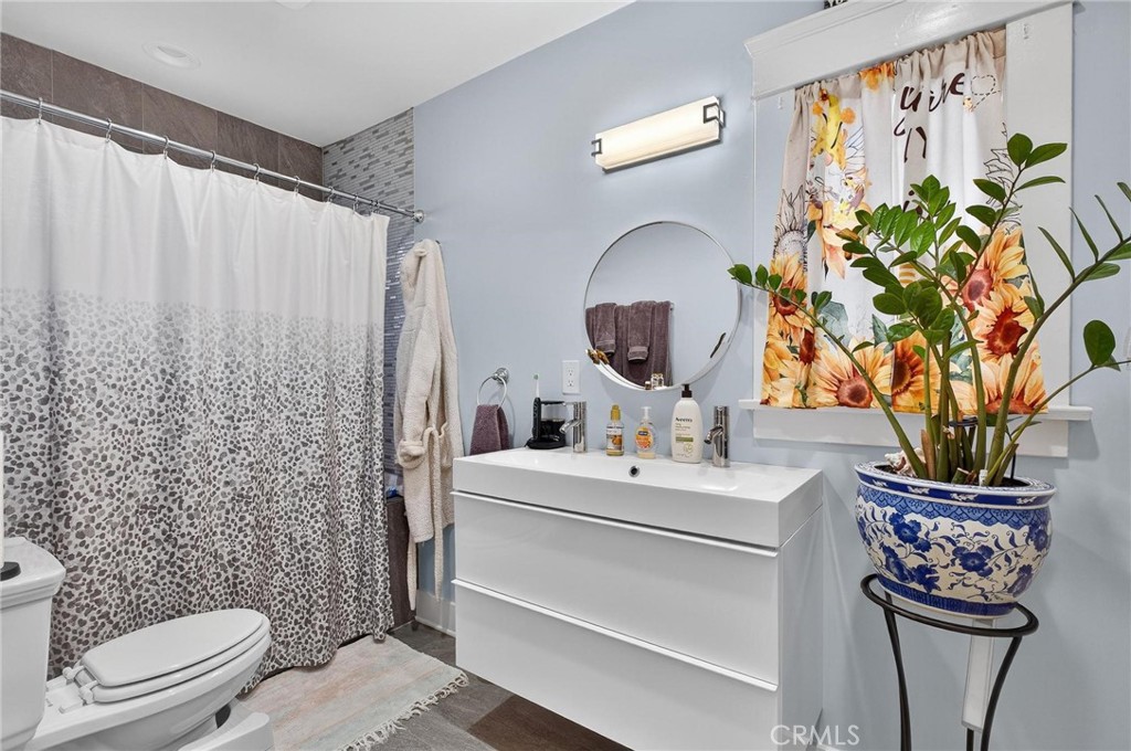 Craftsman Village Historic District - Residential Income