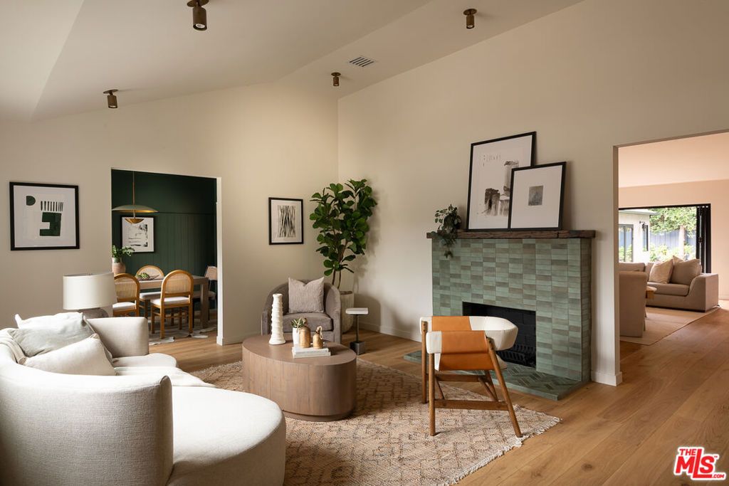 Photo of 12227 La Maida Street, Valley Village, CA 91607 (MLS # 26640281)