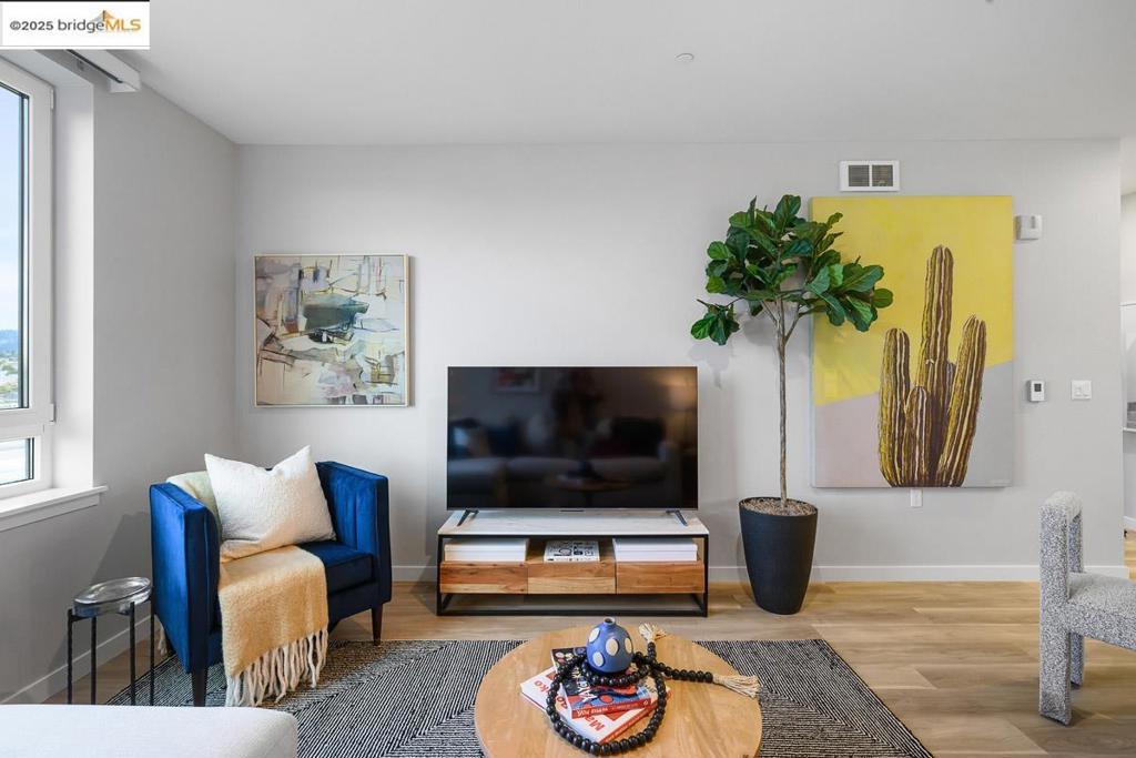 WEST OAKLAND - Residential