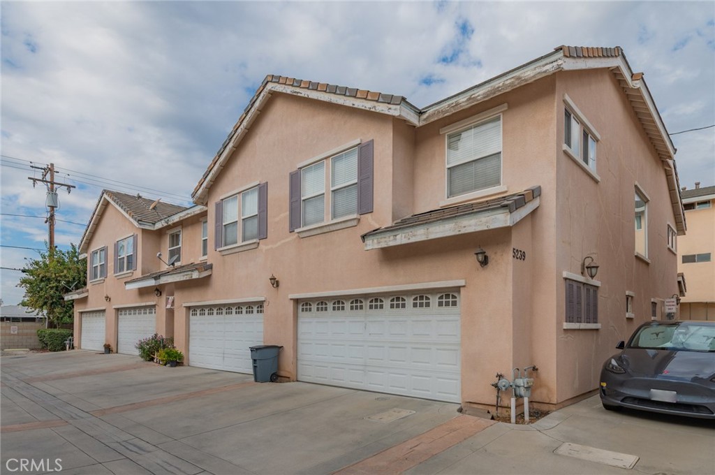 5239 Rosemead C