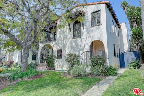Photo of 10567 Ayres Avenue, Los Angeles, CA 90064 (MLS # 26827411)