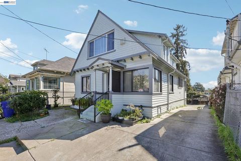 Photo of 2514 21St Ave Ave, Oakland, CA 94606 (MLS # 41125032)