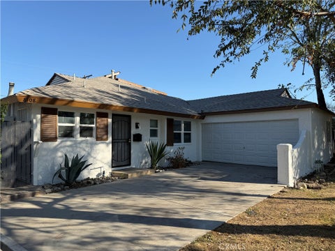 Photo of 8108 Yarmouth AVE, Reseda, CA 91335 (MLS # OC26218962)