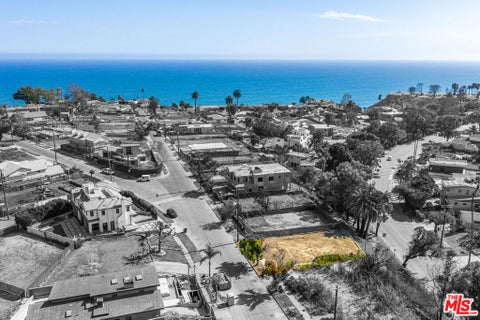 Photo of 515 N Las Casas Avenue, Los Angeles, CA 90272 (MLS # 26870517)