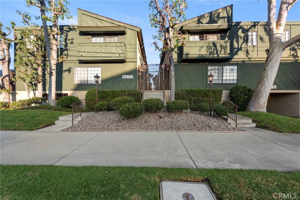 Photo of 5070 Kester Avenue, Sherman Oaks, CA 91403 (MLS # SR25254634)