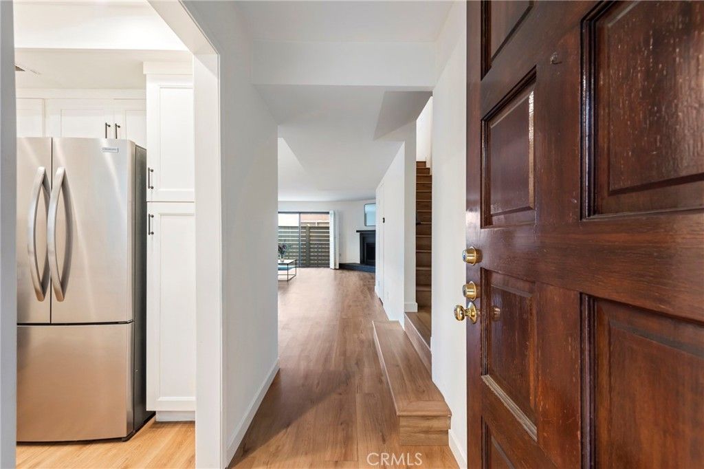 Photo of 5070 Kester Avenue, Sherman Oaks, CA 91403 (MLS # SR25254634)