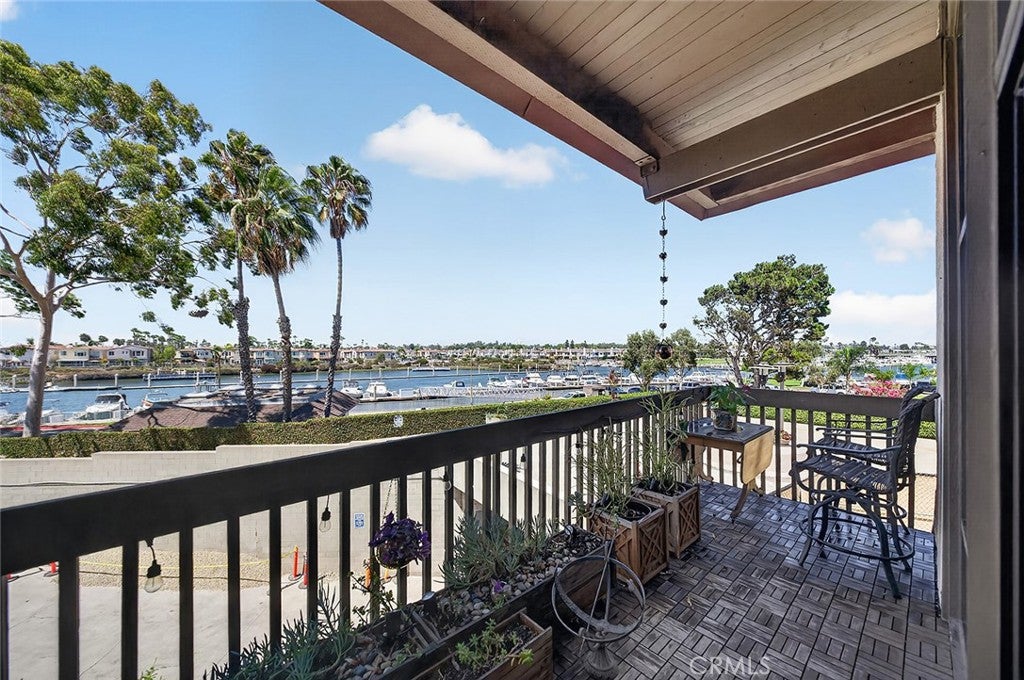 5201 S Marina Pacifica Drive S