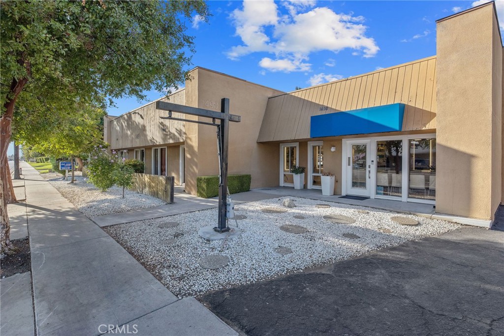 Great Opportunity To Acquire A Turnkey Office/Retail Building Featuring Four Separate Units And Over 5,000 Sq. Ft. Of Usable Space. Located On High-Traffic Shaw Avenue, This Property Offers Excellent Visibility, Easy Access, And Strong Curb Appeal. Currently Fully Occupied, The Building Hosts A Diverse Mix Of Tenants Ranging From Professional Offices To Beauty Service Providers. The Functional Design Supports Staff Efficiency And Client Accessibility, Making It Ideal For A Wide Range Of Professional, Medical, Or Business Uses. This Property Represents An Exceptional Addition To Any Investment Portfolio, Offering Immediate Cash Flow And Long-Term Potential.