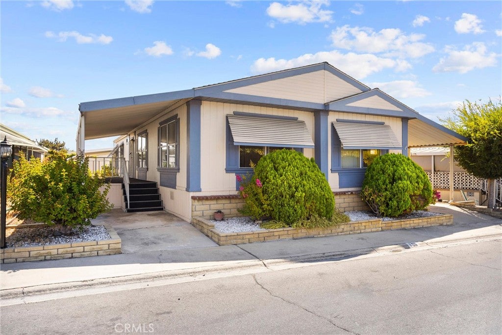 929 E Foothill 106