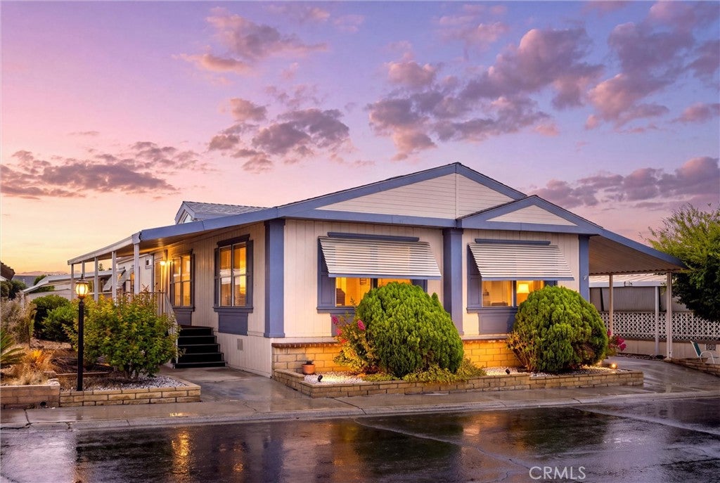 929 E Foothill 106