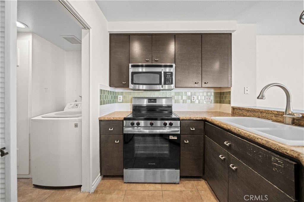 97 Fallingstar 56, Irvine CA 92614 - Photo 12