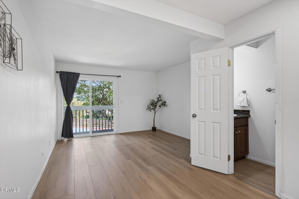 225 S Ventura Road 101