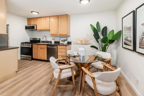 13754 Mango Drive 111 Del Mar CA 92014