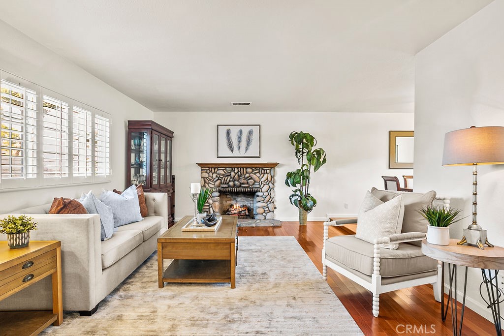 1524 E Riverview Avenue