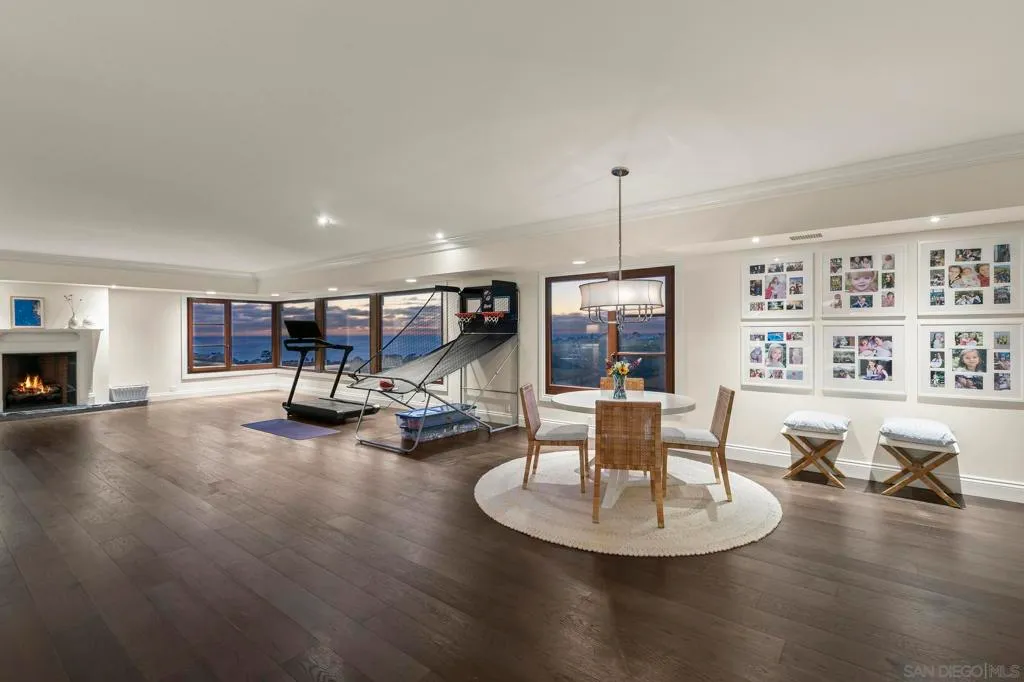 La Jolla, California 92037, United States, 5 Bedrooms Bedrooms, ,9 BathroomsBathrooms,Residential,Active,193749