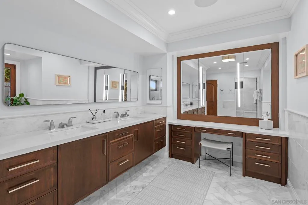 La Jolla, California 92037, United States, 5 Bedrooms Bedrooms, ,9 BathroomsBathrooms,Residential,Active,193749