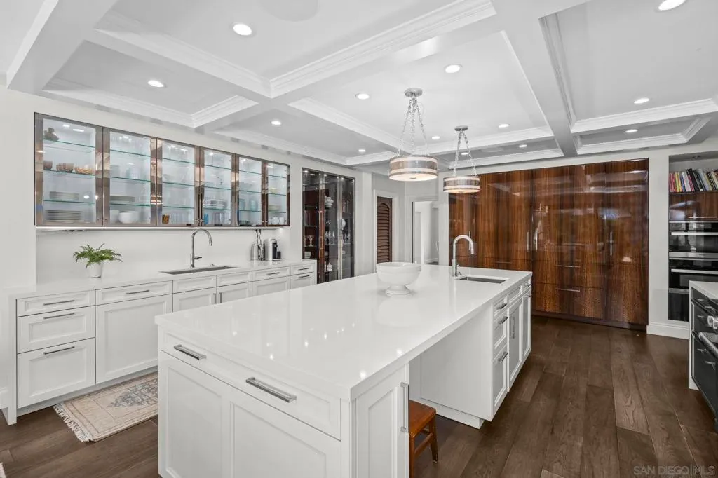 La Jolla, California 92037, United States, 5 Bedrooms Bedrooms, ,9 BathroomsBathrooms,Residential,Active,193749