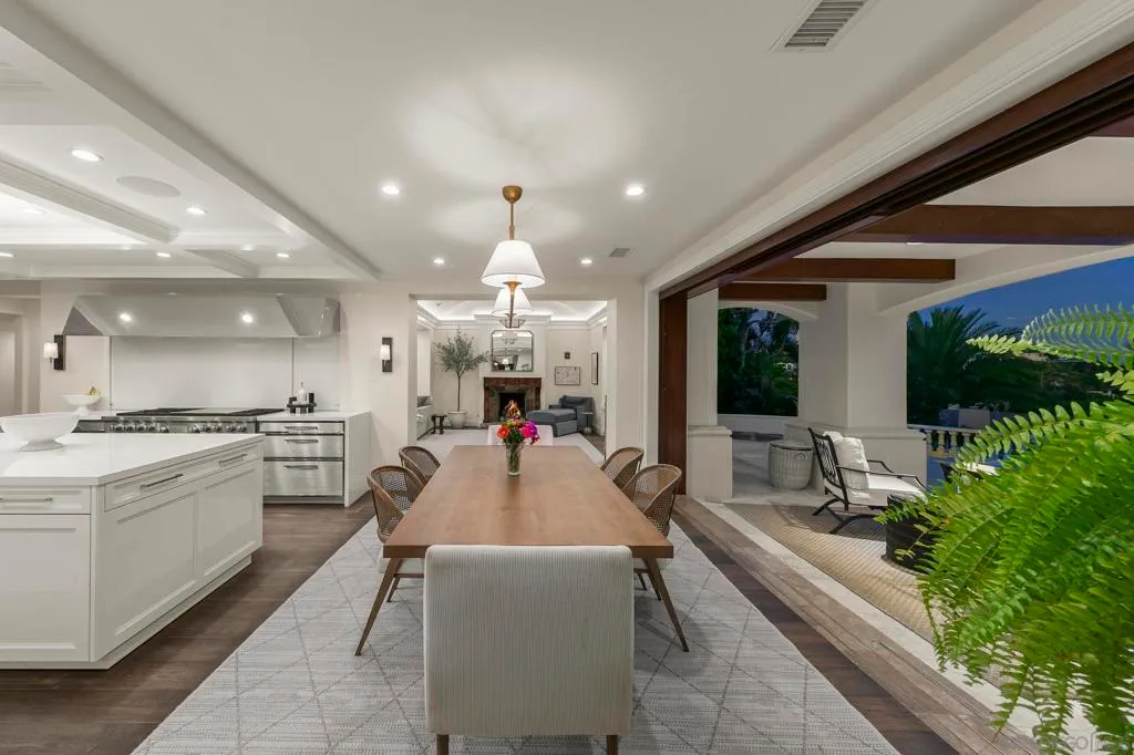 La Jolla, California 92037, United States, 5 Bedrooms Bedrooms, ,9 BathroomsBathrooms,Residential,Active,193749