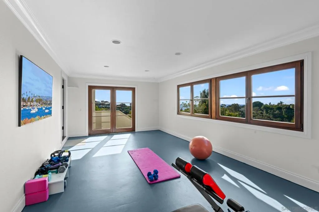 La Jolla, California 92037, United States, 5 Bedrooms Bedrooms, ,9 BathroomsBathrooms,Residential,Active,193749