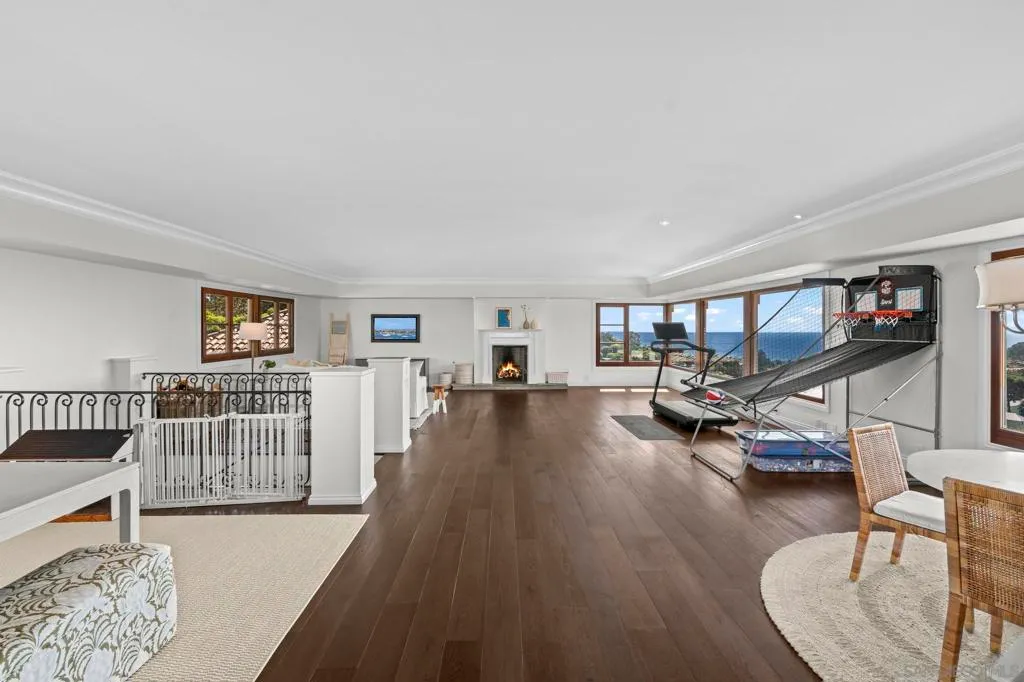 La Jolla, California 92037, United States, 5 Bedrooms Bedrooms, ,9 BathroomsBathrooms,Residential,Active,193749