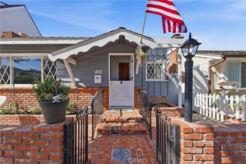 Photo of 2104 E Ocean BLVD, Newport Beach, CA 92661 (MLS # NP26186122)
