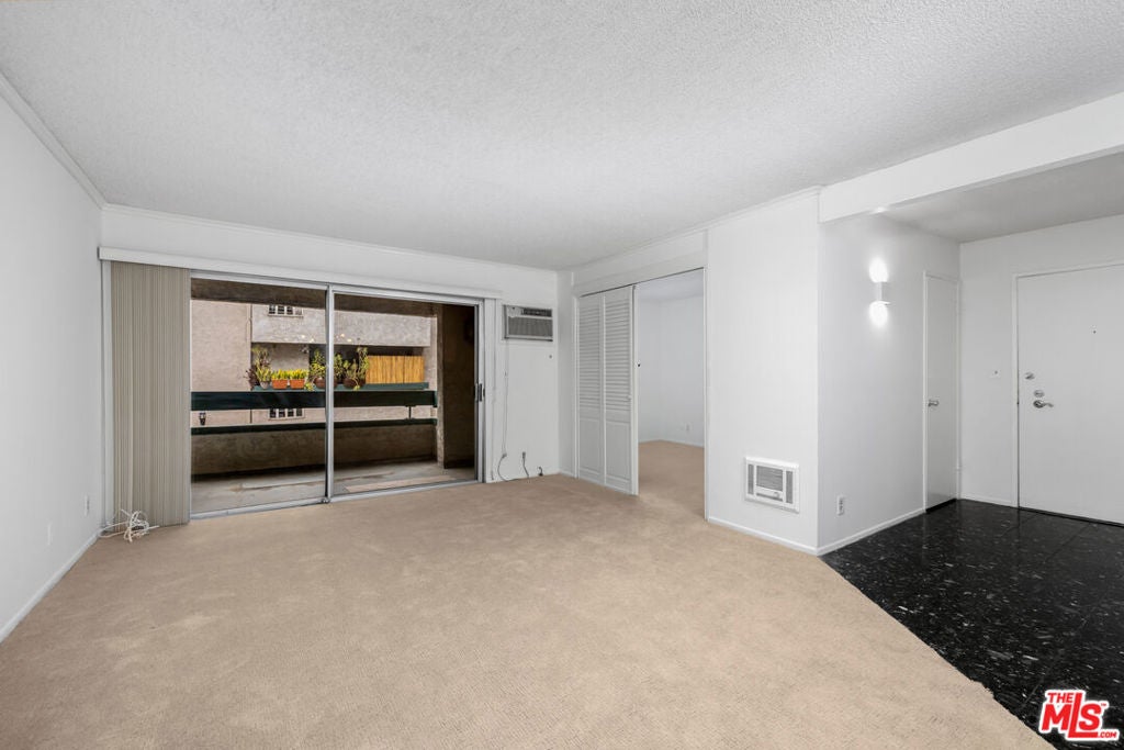 355 S Los Robles Avenue 210, Pasadena CA 91101