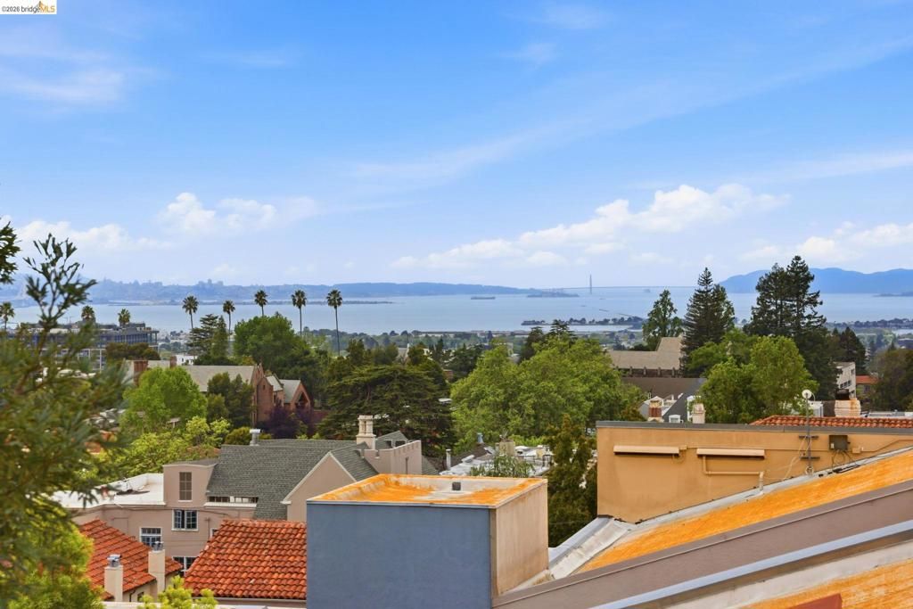 Photo of 2634 Virginia St St #33, Berkeley, CA 94709 (MLS # 41129677)
