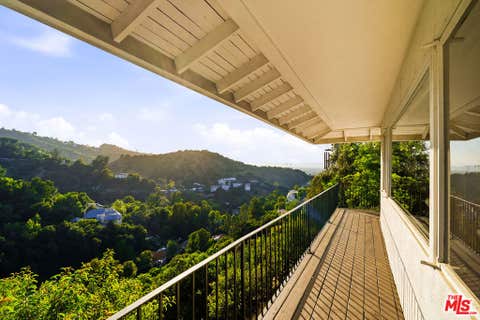 Photo of 3581 Avenida Del Sol, Studio City, CA 91604 (MLS # 26753021)