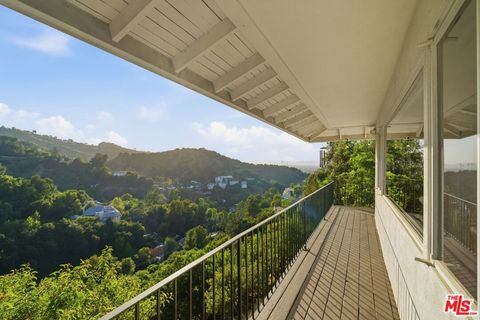 Photo of 3581 Avenida Del Sol, Studio City, CA 91604 (MLS # 26753021)