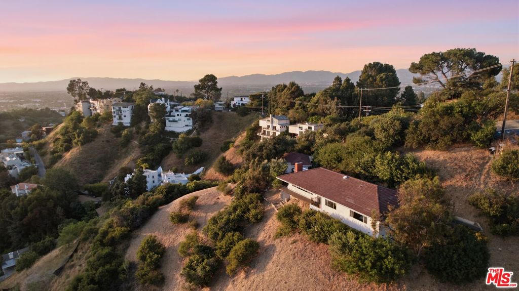 3581 Avenida Del Sol