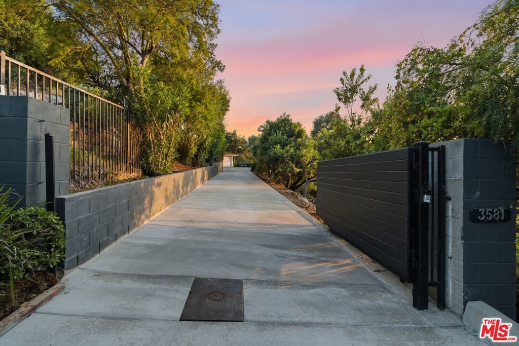 3581 Avenida Del Sol