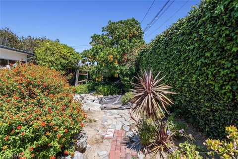 Tiny photo for 4 Mansfield Lane, Camarillo, CA 93010 (MLS # SR26119027)
