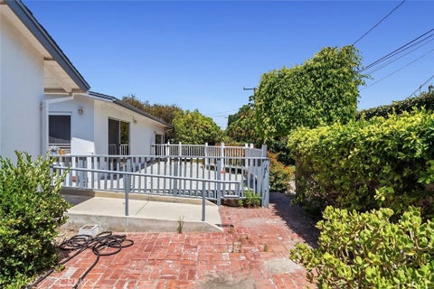 Tiny photo for 4 Mansfield Lane, Camarillo, CA 93010 (MLS # SR26119027)