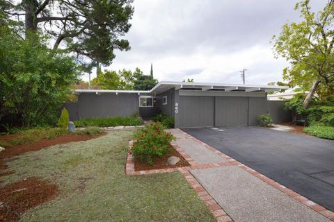Photo of 860 Marshall Drive, Palo Alto, CA 94303 (MLS # ML82045249)