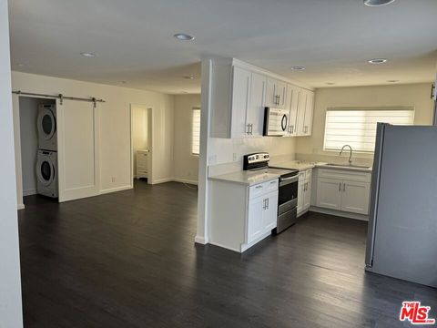 Photo of 10815 ROSE Avenue #1, Los Angeles, CA 90034 (MLS # 26670677)