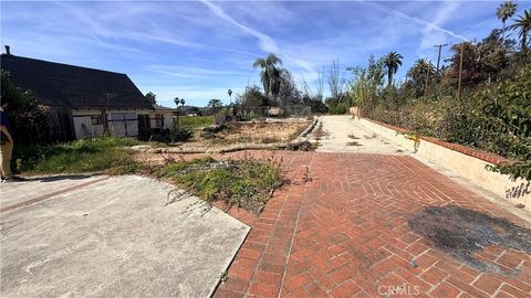 Photo of 2683 Lake Ave, Altadena, CA 91001 (MLS # WS26040100)