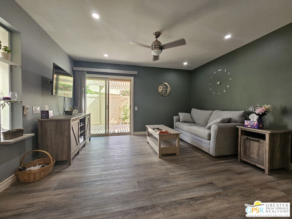 Sunrise Palms - Residential