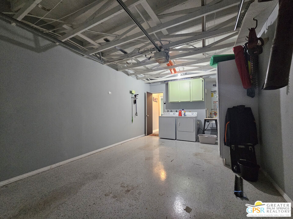 Sunrise Palms - Residential