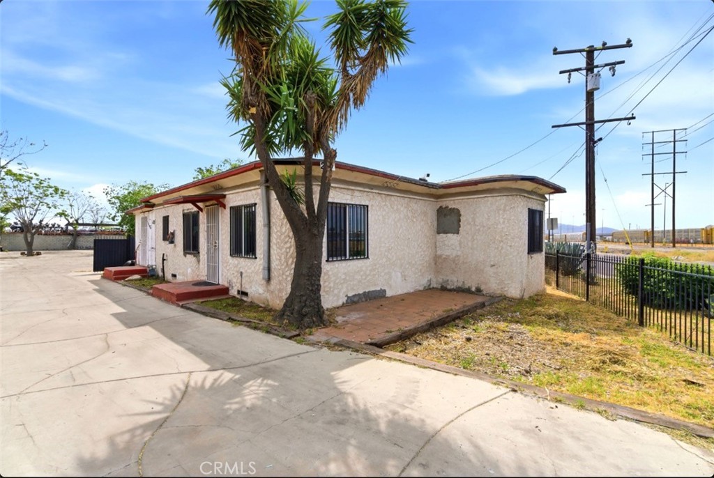261 S Muscott
